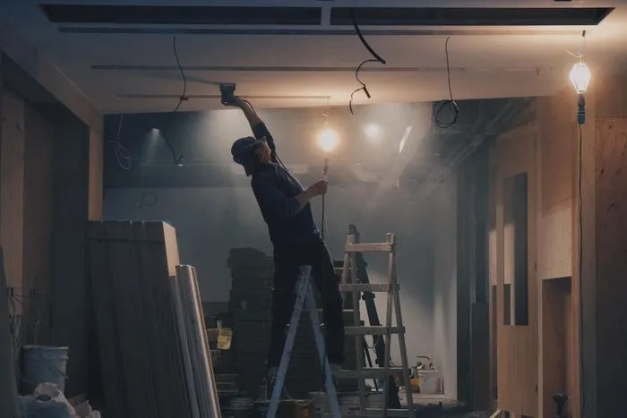 Renner Bau Handwerker bei der Arbeit
